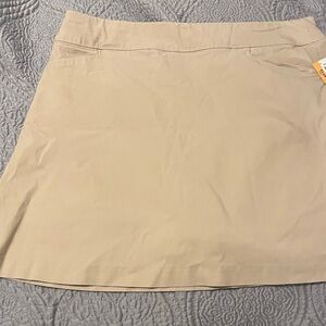Lady Hagen Women's Cream Skirt‎~ Size 14 ~
Great for Golf